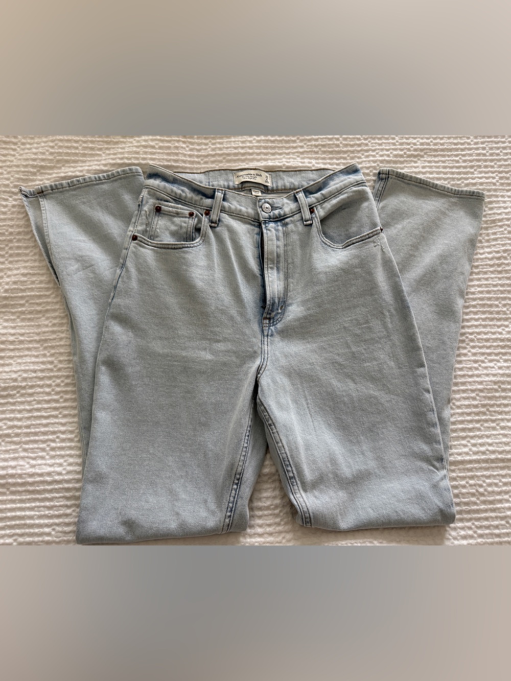 Abercrombie & Fitch Slim Straight Ultra High Rise Split Hem